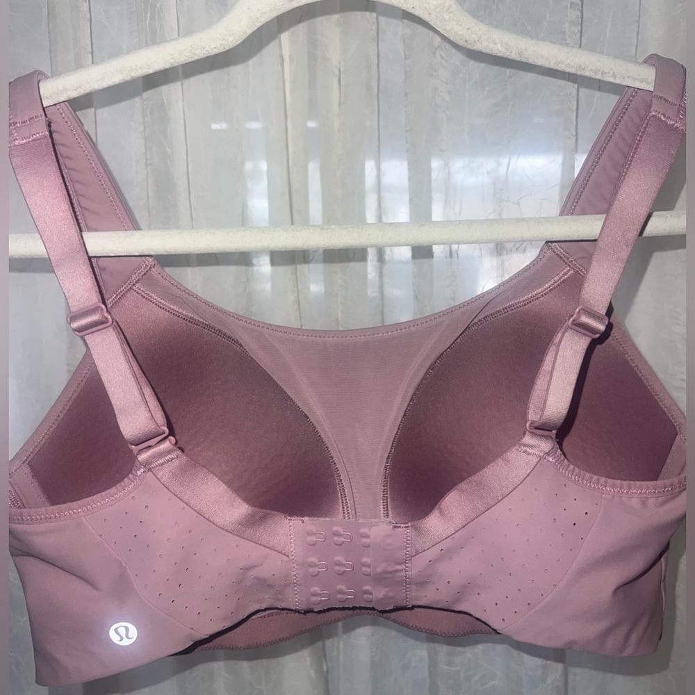Lululemon Run Time sports bra size 36 DD - Picture 3 of 3